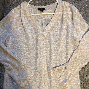 Cream blouse with pattern print